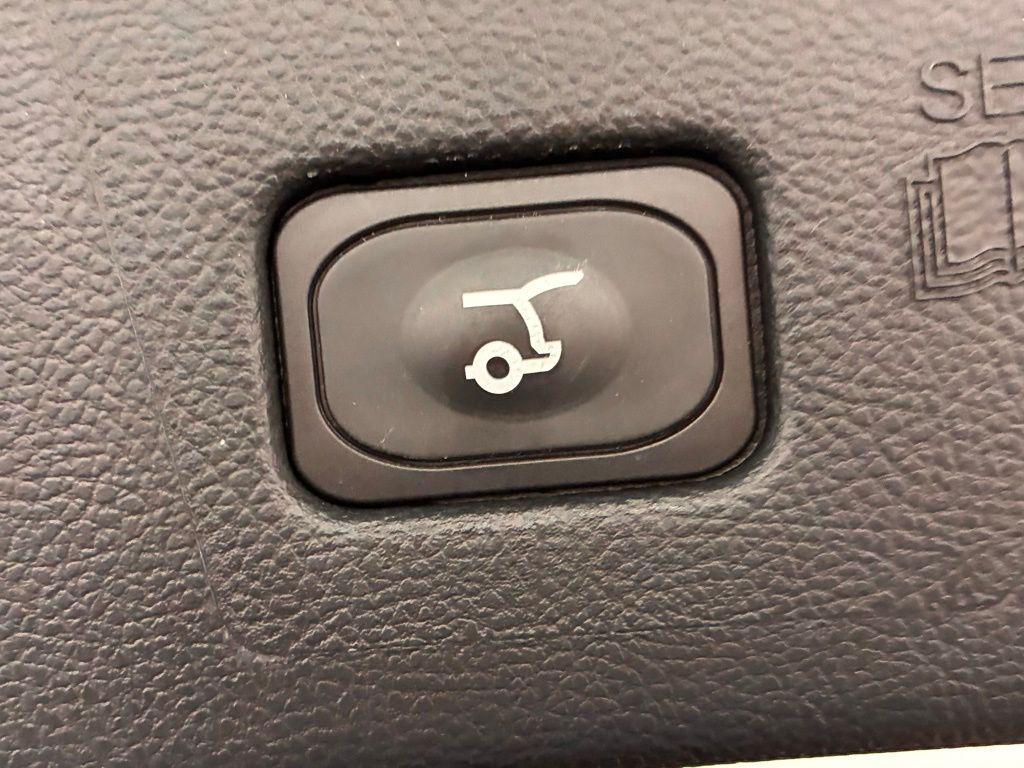 used 2022 Ford Edge car, priced at $25,195