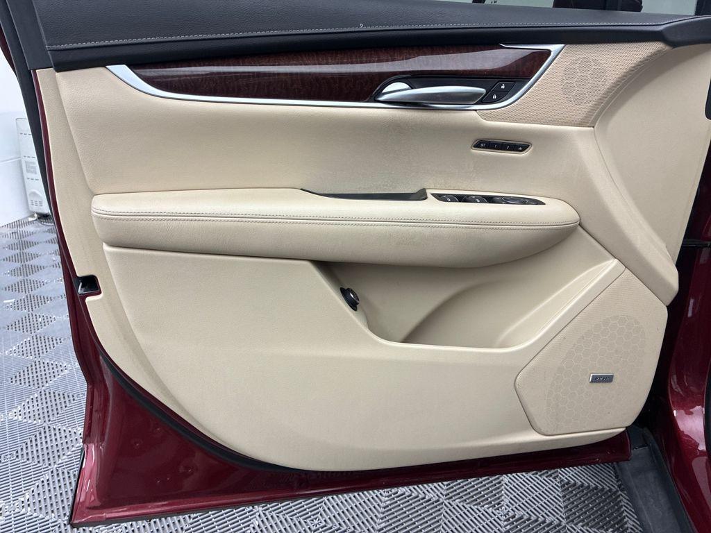 used 2017 Cadillac XT5 car, priced at $18,789