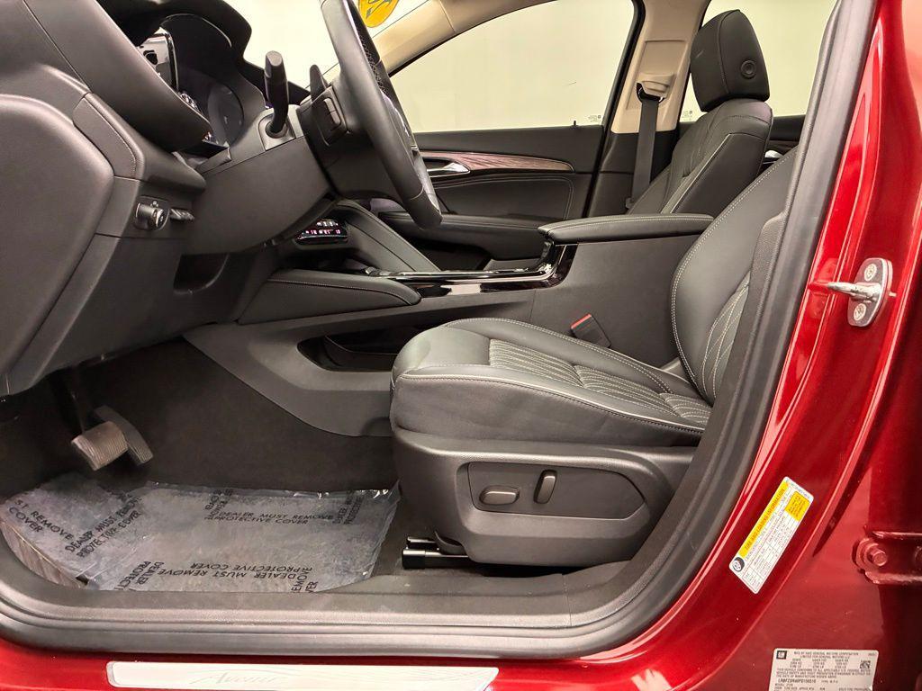 used 2023 Buick Envision car, priced at $33,899