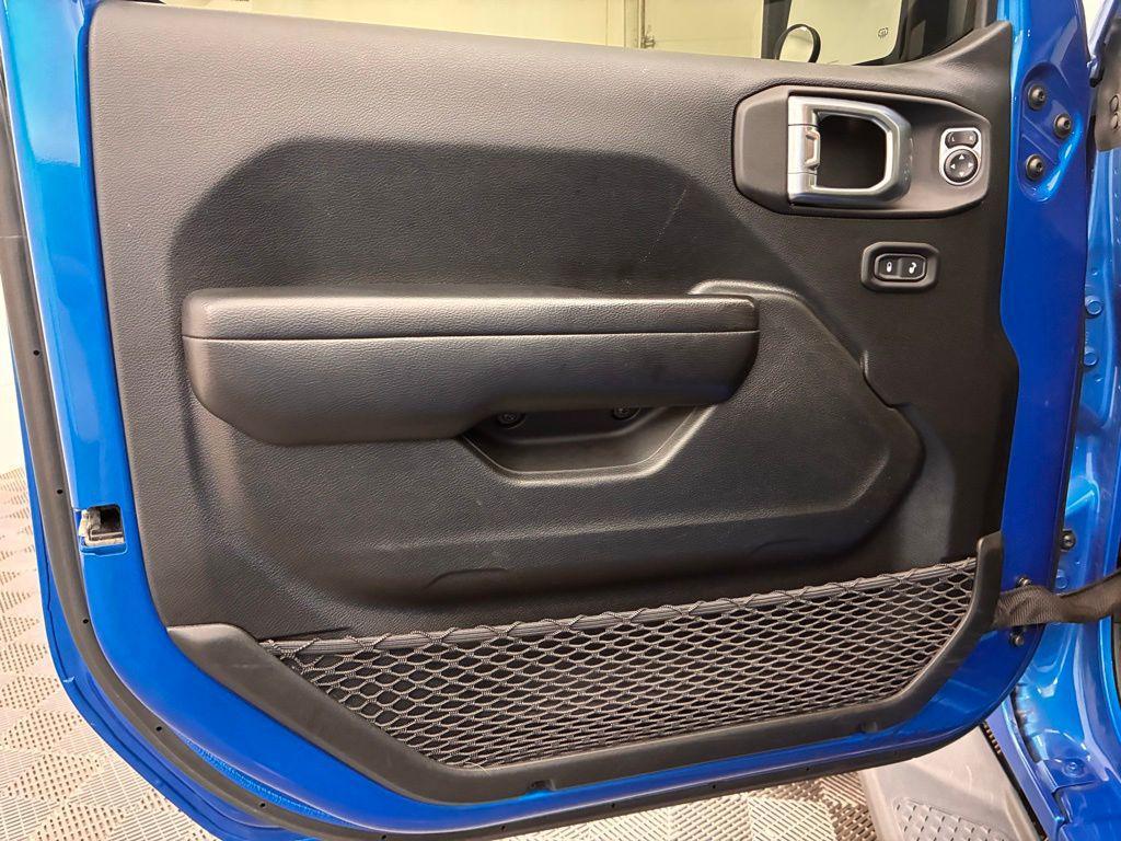 used 2021 Jeep Gladiator car, priced at $28,548