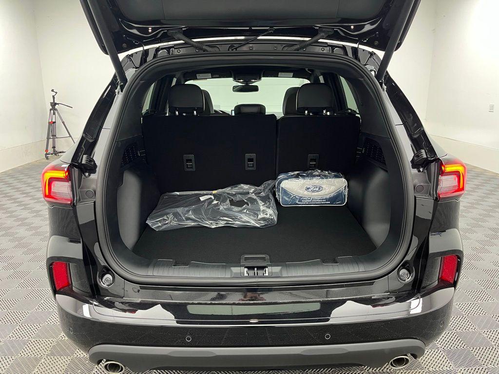 new 2025 Ford Escape car, priced at $34,999