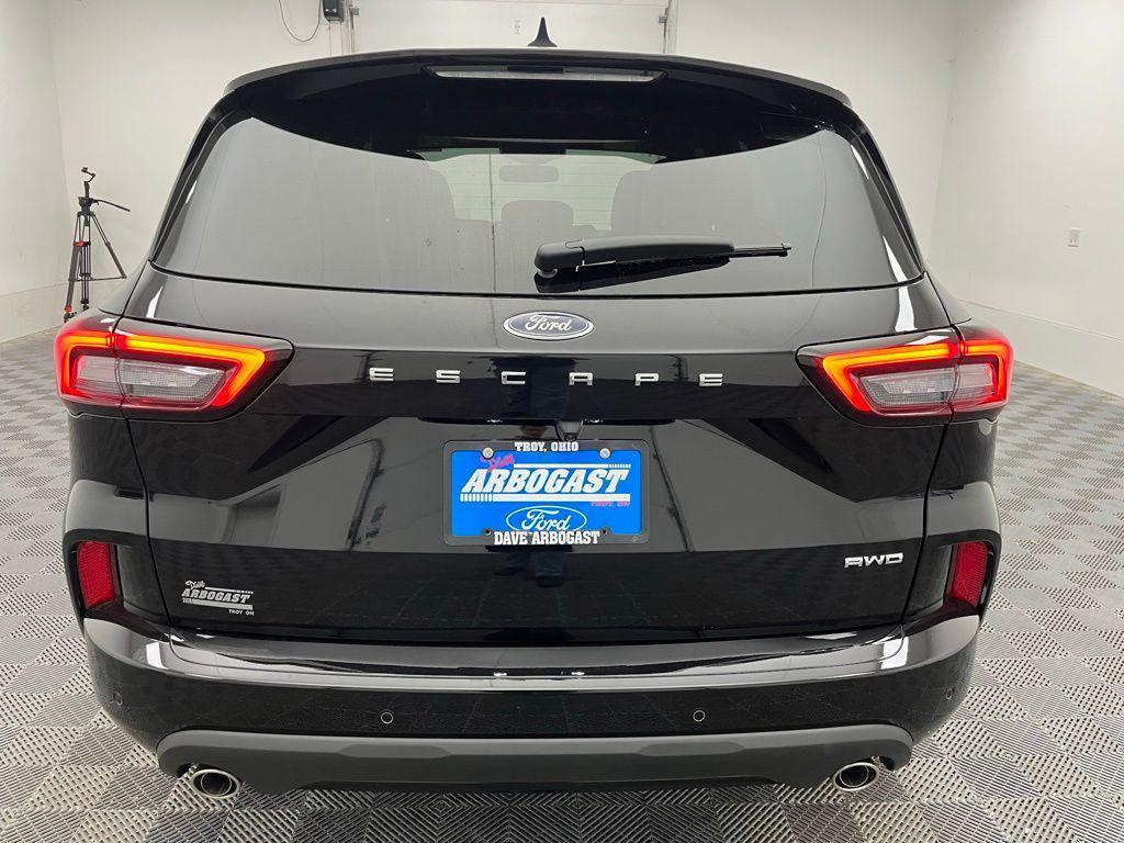 new 2025 Ford Escape car, priced at $34,999