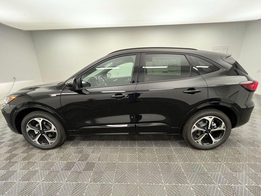 new 2025 Ford Escape car, priced at $34,999