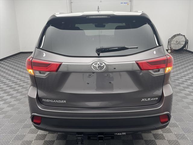 used 2019 Toyota Highlander car, priced at $30,589