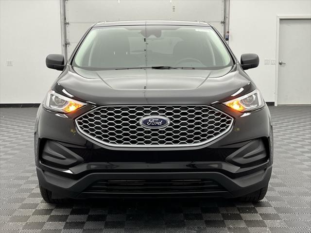 new 2024 Ford Edge car, priced at $30,060