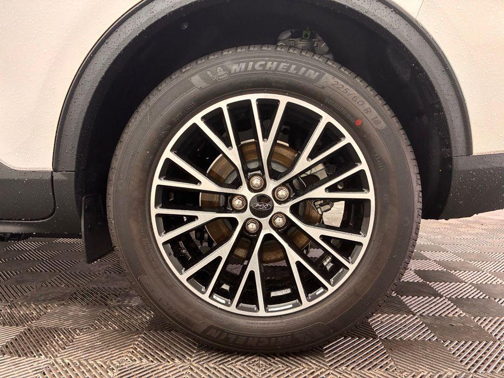 new 2026 Ford Escape PHEV car, priced at $34,385