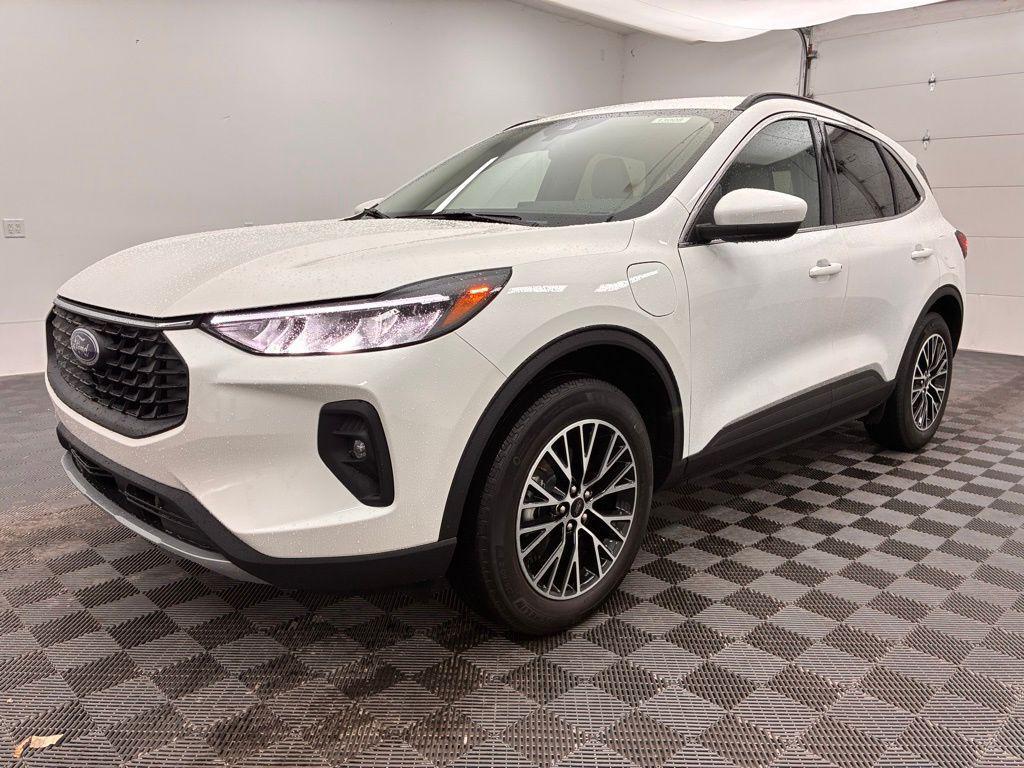 new 2026 Ford Escape PHEV car, priced at $34,385