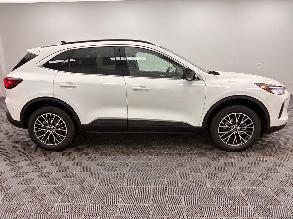 new 2026 Ford Escape PHEV car, priced at $34,385
