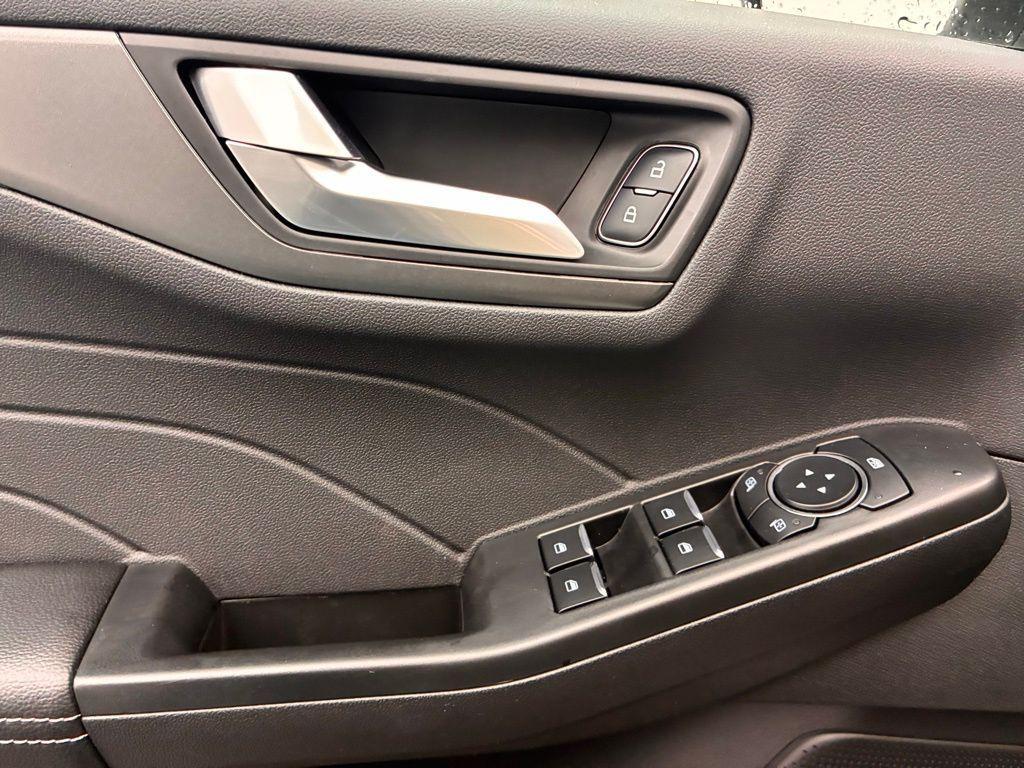 new 2026 Ford Escape PHEV car, priced at $34,385