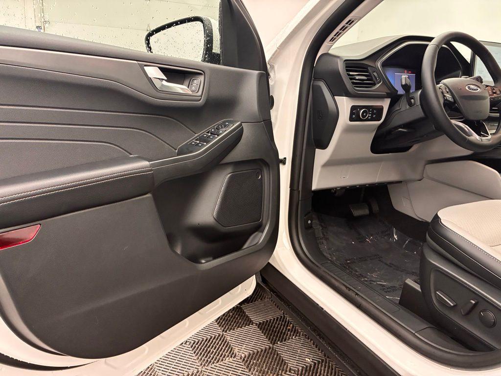 new 2026 Ford Escape PHEV car, priced at $34,385