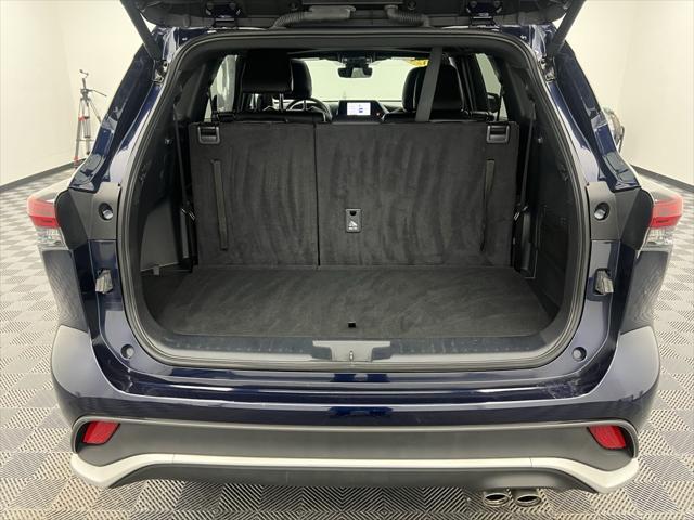 used 2024 Toyota Highlander car, priced at $43,178