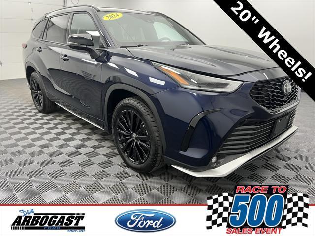 used 2024 Toyota Highlander car, priced at $41,990
