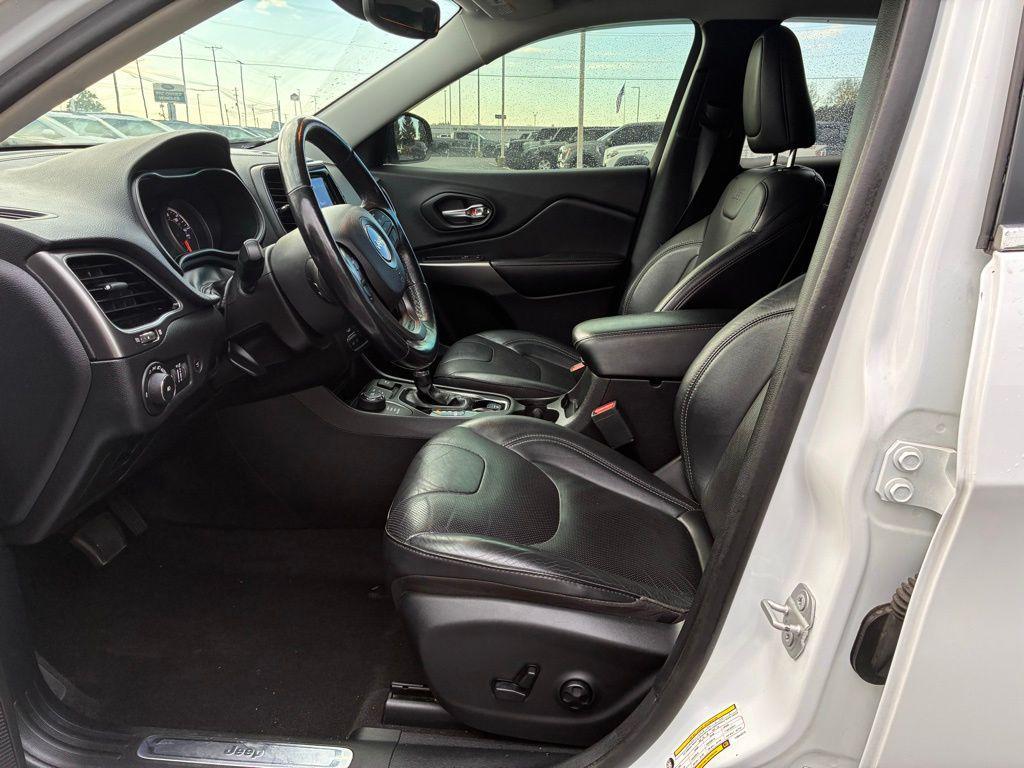 used 2020 Jeep Cherokee car, priced at $19,713