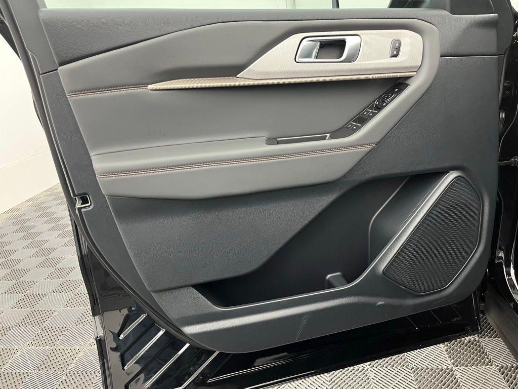 new 2025 Ford Explorer car, priced at $47,604