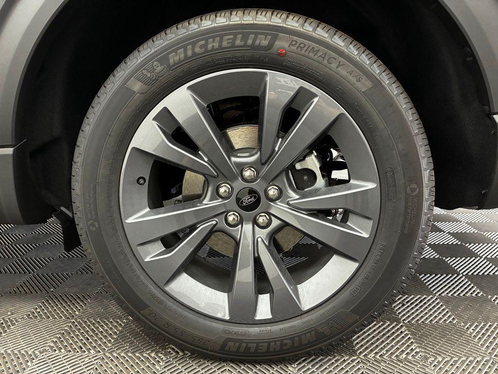 new 2025 Ford Explorer car, priced at $46,004
