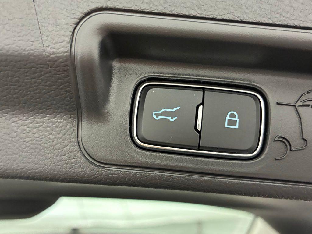 new 2025 Ford Explorer car, priced at $46,004