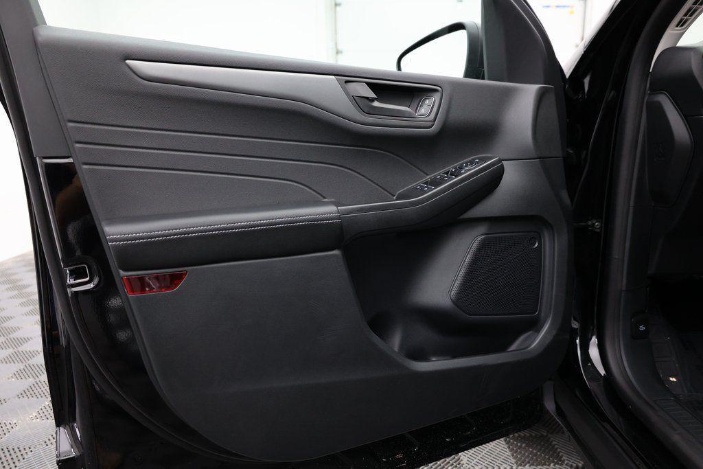 new 2025 Ford Escape car, priced at $28,279