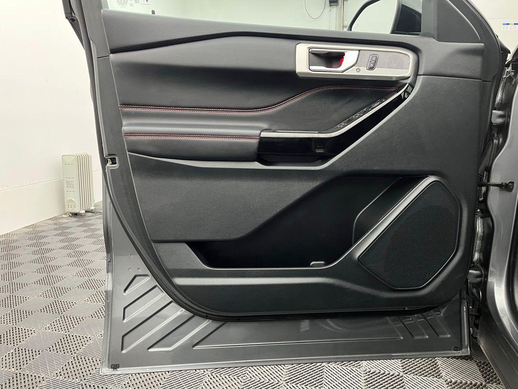 used 2023 Ford Explorer car, priced at $38,618