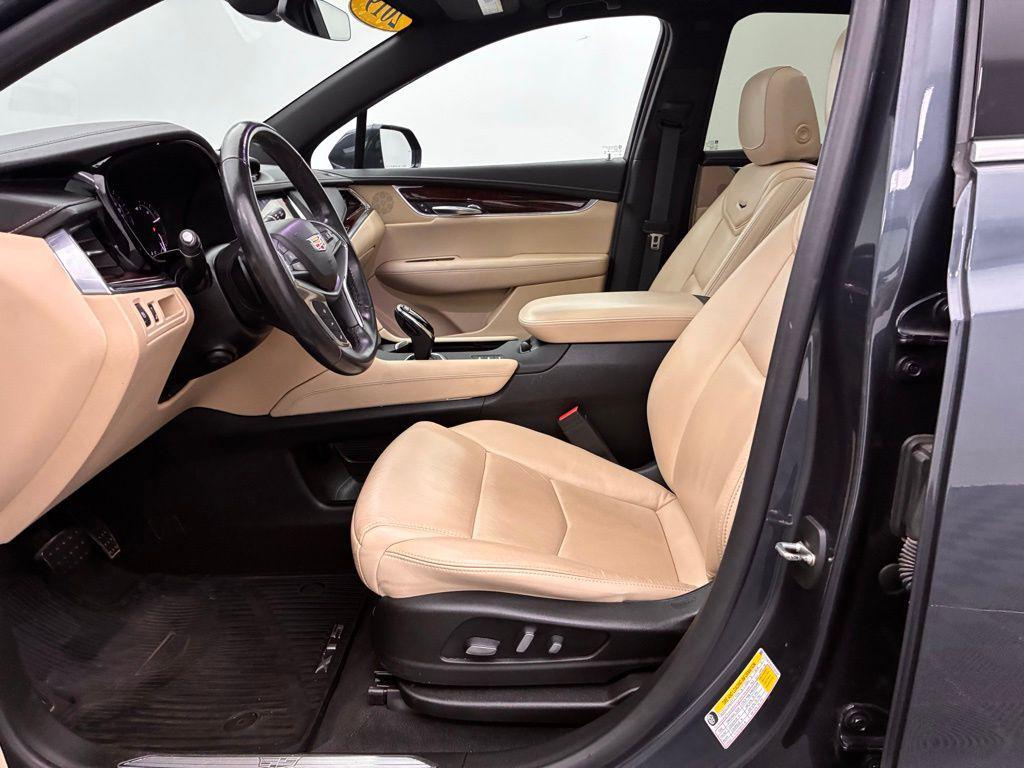 used 2019 Cadillac XT5 car, priced at $18,899