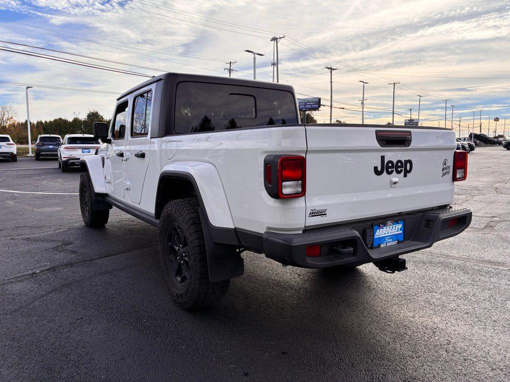 used 2021 Jeep Gladiator car, priced at $31,120