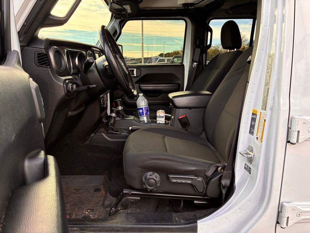 used 2021 Jeep Gladiator car, priced at $31,120