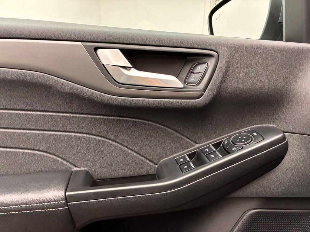 new 2026 Ford Escape PHEV car, priced at $33,530