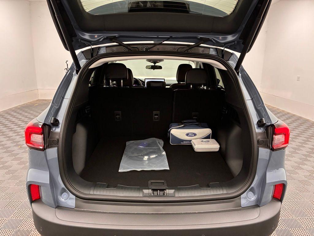 new 2026 Ford Escape PHEV car, priced at $33,530