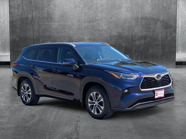 used 2022 Toyota Highlander car, priced at $38,772