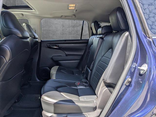 used 2022 Toyota Highlander car, priced at $38,772