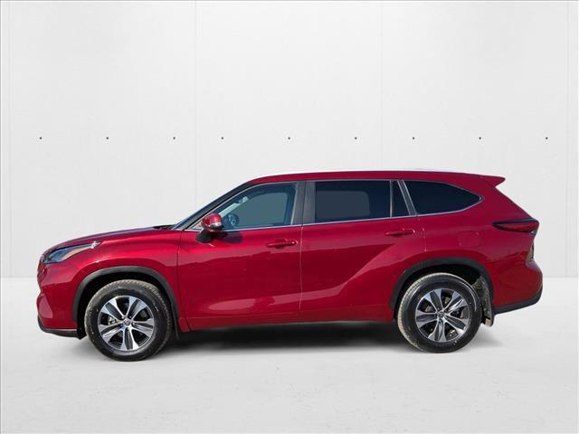 used 2023 Toyota Highlander car, priced at $37,222
