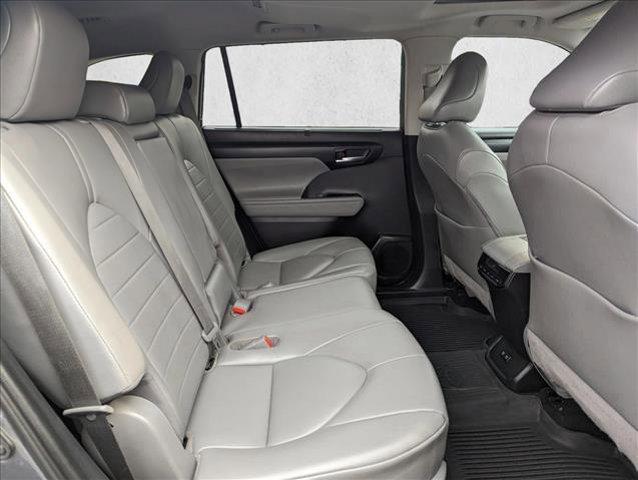 used 2020 Toyota Highlander car, priced at $25,222