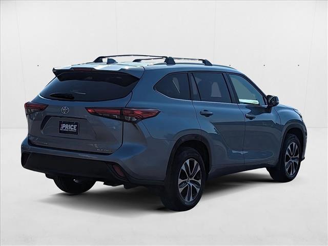 used 2023 Toyota Highlander car, priced at $37,612