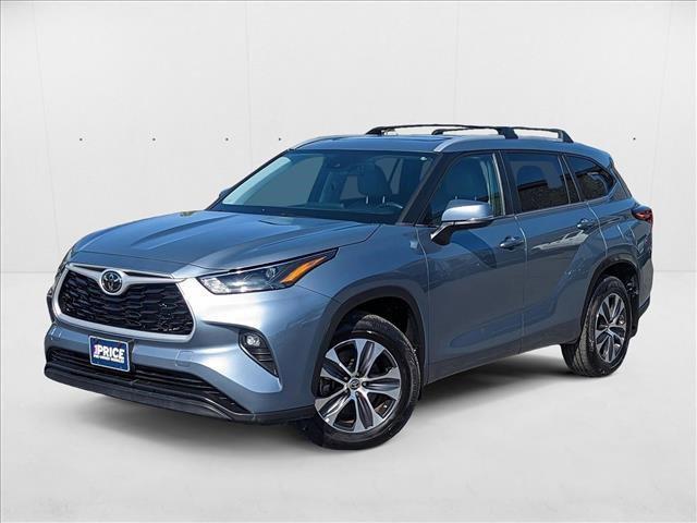 used 2023 Toyota Highlander car, priced at $37,612