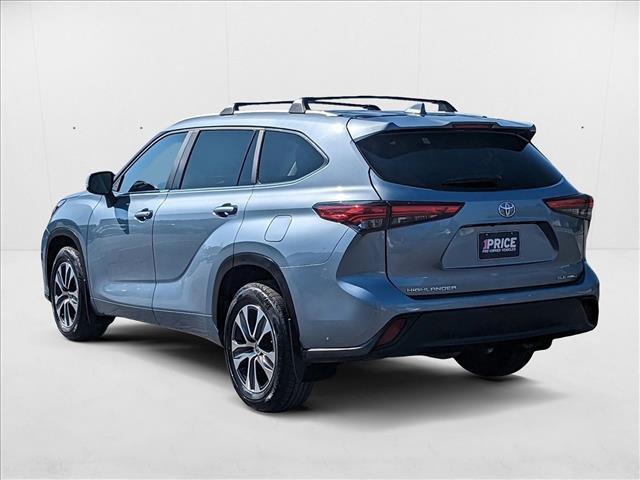 used 2023 Toyota Highlander car, priced at $37,612