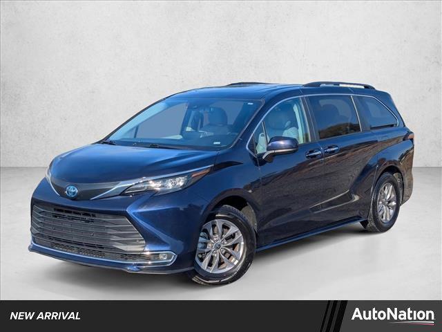 used 2024 Toyota Sienna car, priced at $40,921
