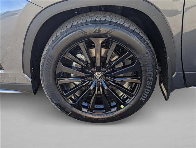 new 2025 Toyota Highlander car, priced at $51,808