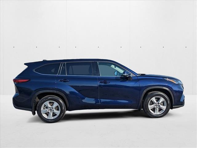 used 2022 Toyota Highlander car, priced at $29,922