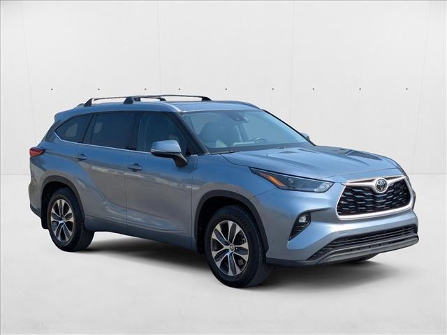 used 2022 Toyota Highlander car, priced at $34,944