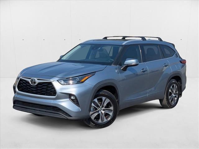 used 2022 Toyota Highlander car, priced at $34,944