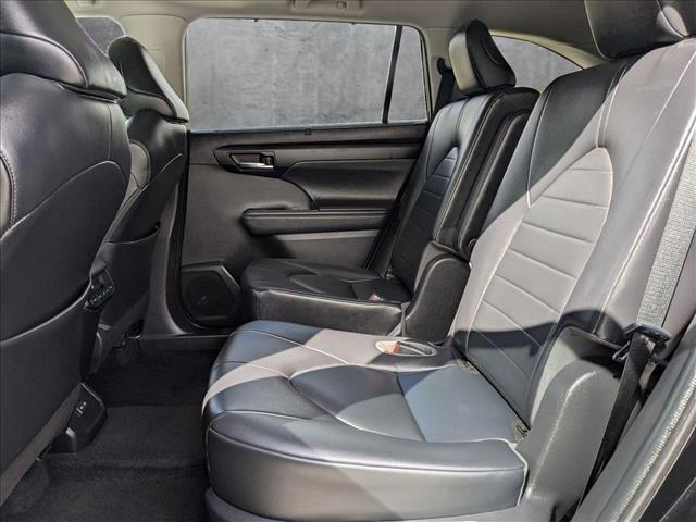 used 2022 Toyota Highlander car, priced at $33,925