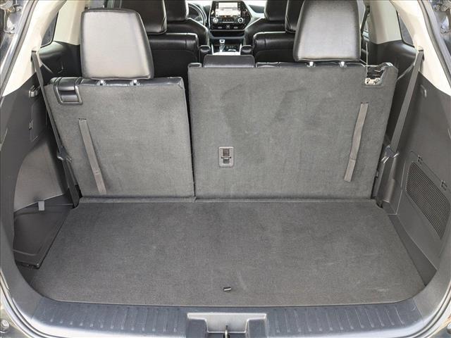 used 2022 Toyota Highlander car, priced at $33,925