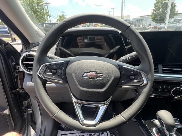 new 2025 Chevrolet Trax car, priced at $27,235