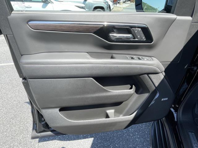 new 2025 Chevrolet Suburban car, priced at $78,795