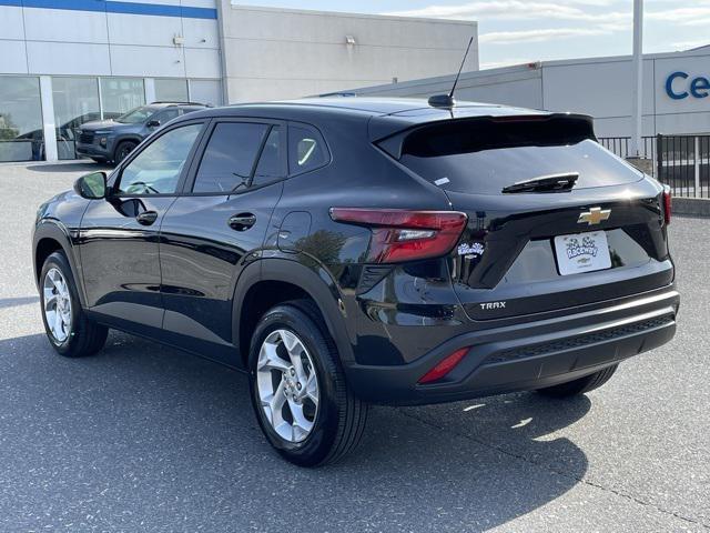 new 2025 Chevrolet Trax car, priced at $23,785