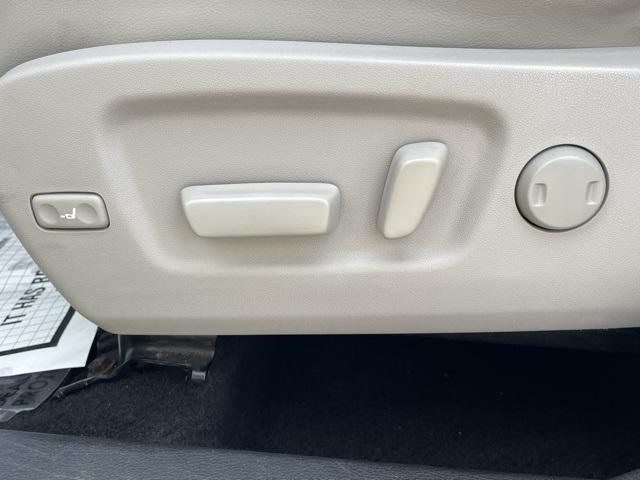 used 2014 Toyota Highlander car, priced at $12,900