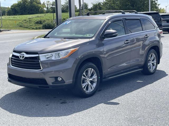 used 2014 Toyota Highlander car, priced at $12,900