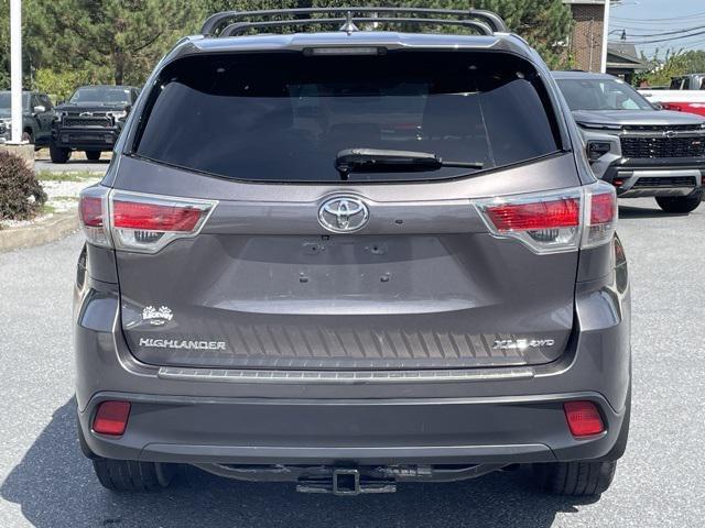 used 2014 Toyota Highlander car, priced at $12,900