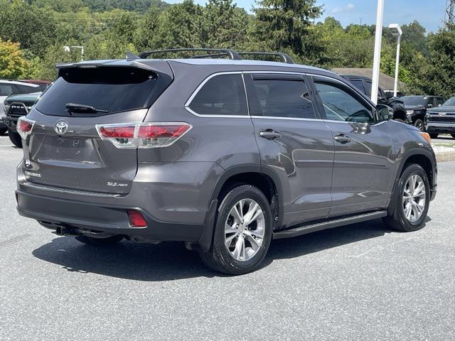 used 2014 Toyota Highlander car, priced at $12,900