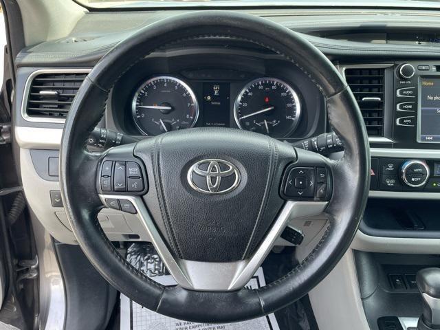 used 2014 Toyota Highlander car, priced at $12,900