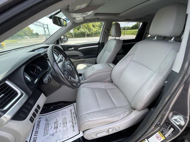 used 2014 Toyota Highlander car, priced at $12,900